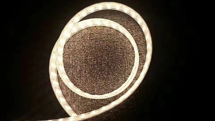 2017 new solid silicone crush-proof tough IP68 2835 extruded flexible led strip